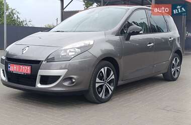 Минивэн Renault Scenic 2011 в 