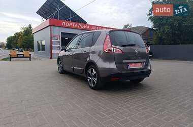 Минивэн Renault Scenic 2011 в 