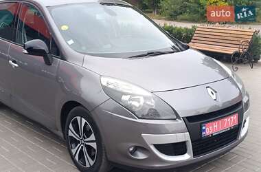 Минивэн Renault Scenic 2011 в 