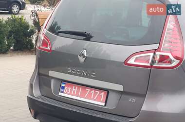 Минивэн Renault Scenic 2011 в 