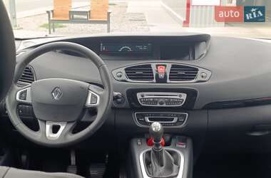 Минивэн Renault Scenic 2011 в 
