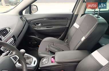 Минивэн Renault Scenic 2011 в 