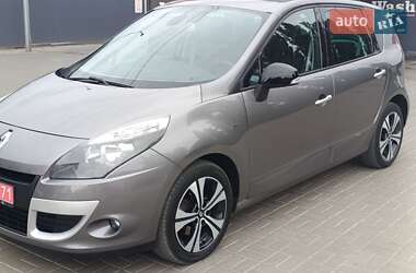 Минивэн Renault Scenic 2011 в 