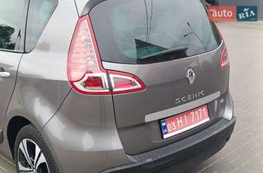 Минивэн Renault Scenic 2011 в 