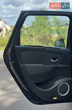 Минивэн Renault Scenic 2009 в 