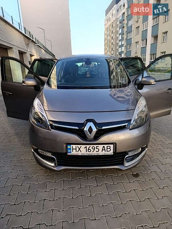 Минивэн Renault Scenic 2015 в 
