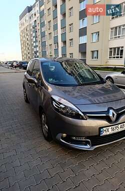 Минивэн Renault Scenic 2015 в 