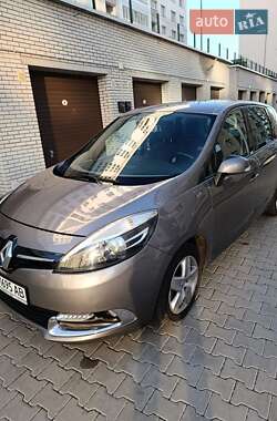 Минивэн Renault Scenic 2015 в 