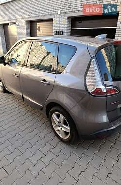 Минивэн Renault Scenic 2015 в 