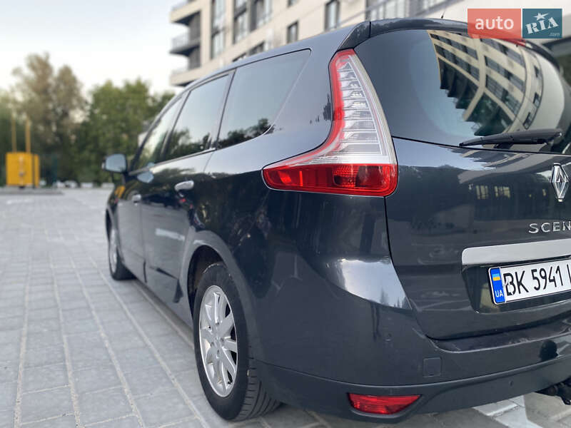Минивэн Renault Scenic 2011 в Ровно
