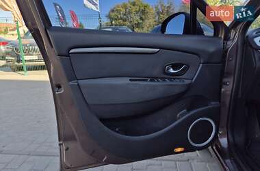 Минивэн Renault Scenic 2010 в 
