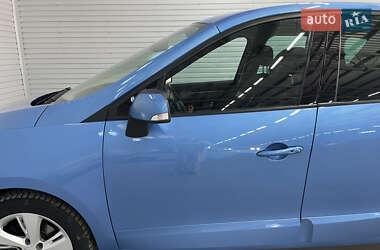Минивэн Renault Scenic 2013 в 