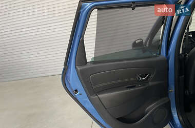 Минивэн Renault Scenic 2013 в 