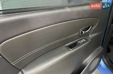 Минивэн Renault Scenic 2013 в 
