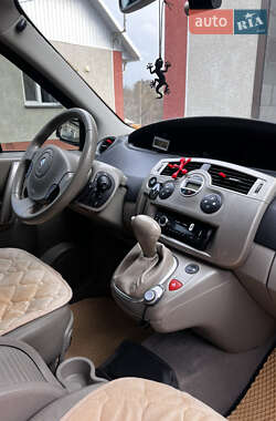 Минивэн Renault Scenic 2005 в 