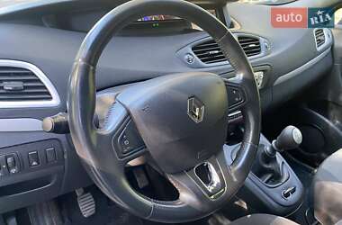 Минивэн Renault Scenic 2014 в 
