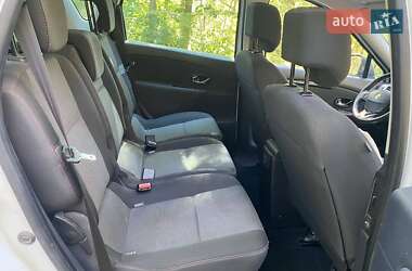 Минивэн Renault Scenic 2014 в 