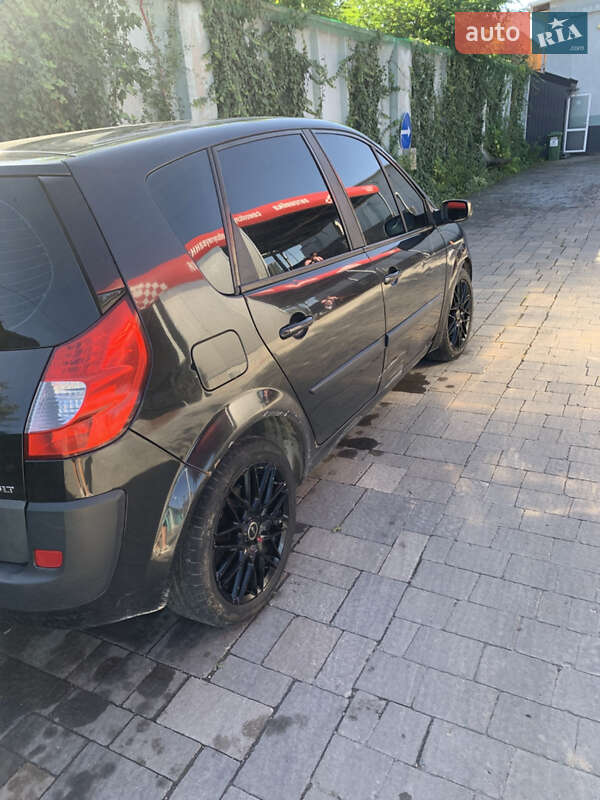 Минивэн Renault Scenic 2006 в Городке
