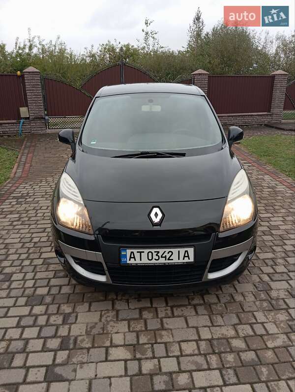 Минивэн Renault Scenic 2011 в Калуше