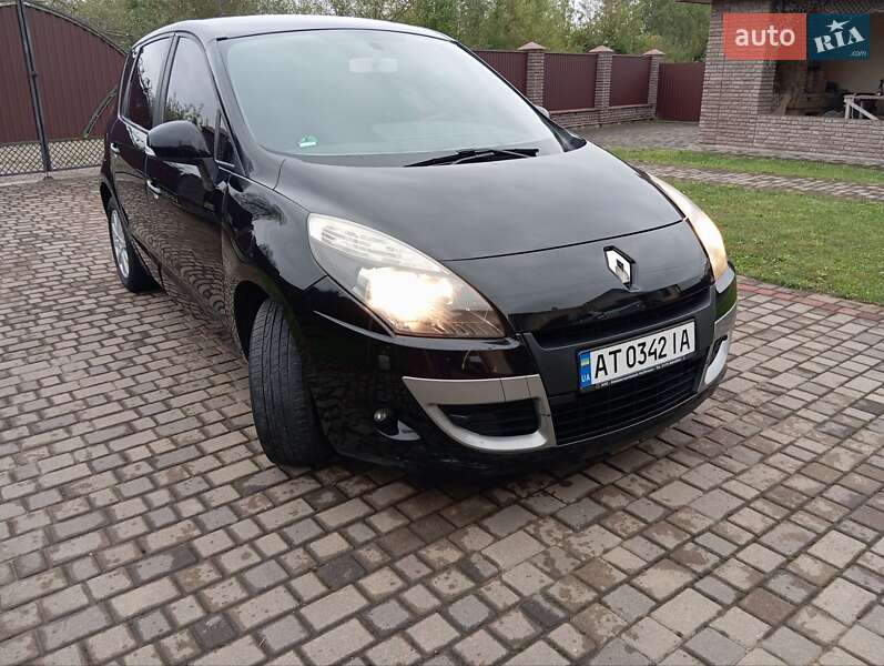 Минивэн Renault Scenic 2011 в Калуше