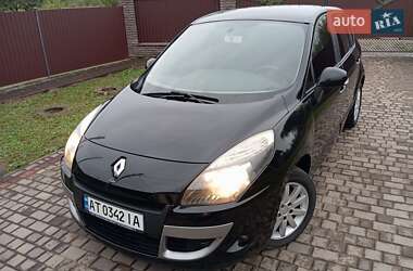Минивэн Renault Scenic 2011 в 