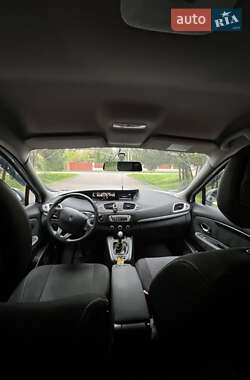 Минивэн Renault Scenic 2013 в 