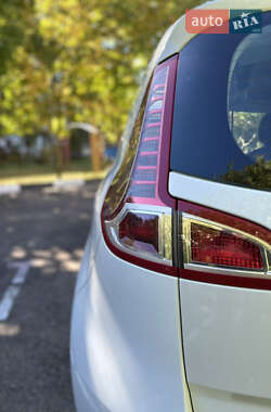 Минивэн Renault Scenic 2009 в 