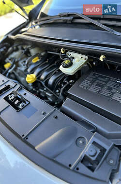 Минивэн Renault Scenic 2009 в 