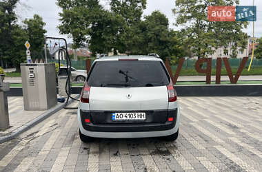 Минивэн Renault Scenic 2004 в 