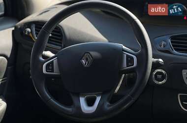Минивэн Renault Scenic 2012 в 