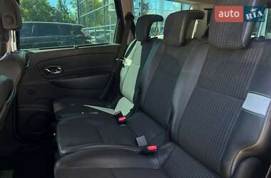 Минивэн Renault Scenic 2012 в 