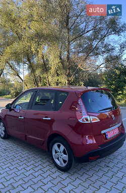Минивэн Renault Scenic 2011 в 