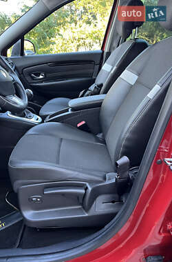 Минивэн Renault Scenic 2011 в 