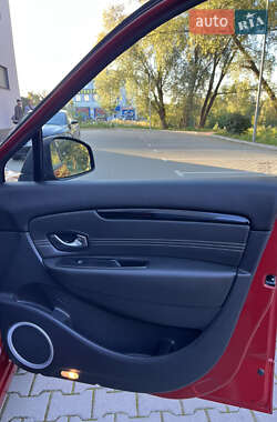 Минивэн Renault Scenic 2011 в 