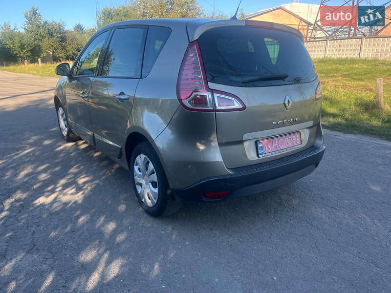 Минивэн Renault Scenic 2011 в Луцке
