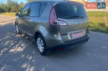 Минивэн Renault Scenic 2011 в 