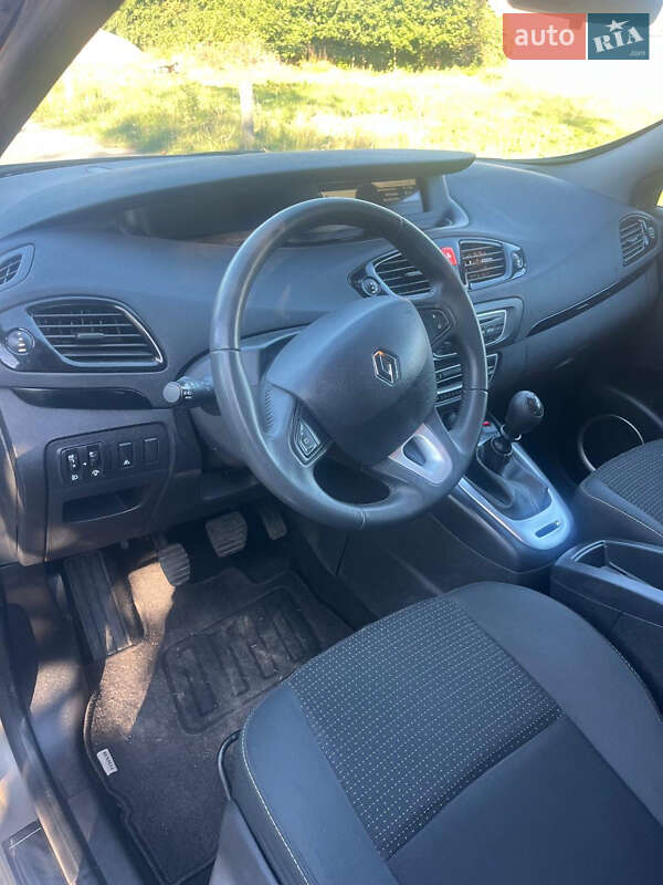 Минивэн Renault Scenic 2011 в Луцке