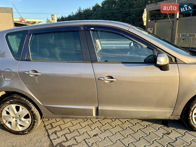 Минивэн Renault Scenic 2011 в Судовой Вишне