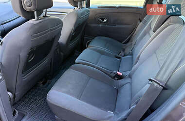 Минивэн Renault Scenic 2010 в 