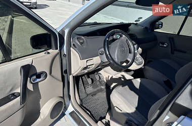 Минивэн Renault Scenic 2004 в 