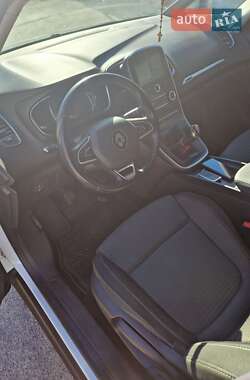 Минивэн Renault Scenic 2017 в 