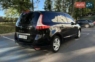 Минивэн Renault Scenic 2009 в 