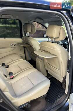 Минивэн Renault Scenic 2009 в 
