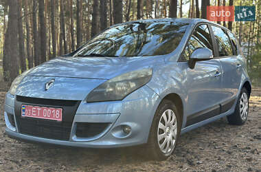 Минивэн Renault Scenic 2010 в 