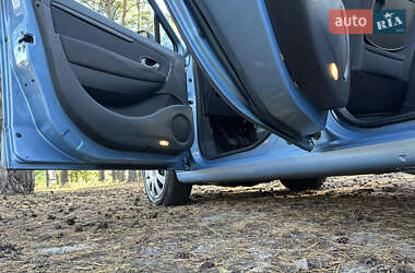 Минивэн Renault Scenic 2010 в 