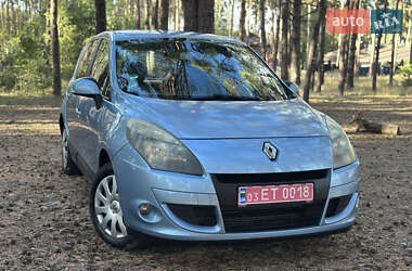 Минивэн Renault Scenic 2010 в 