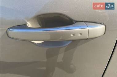 Минивэн Renault Scenic 2018 в 