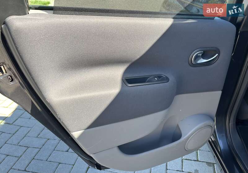 Минивэн Renault Scenic 2007 в Золочеве