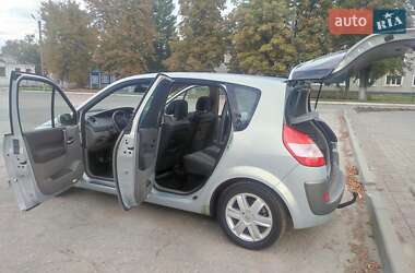 Минивэн Renault Scenic 2004 в 