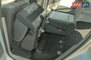 Минивэн Renault Scenic 2004 в 